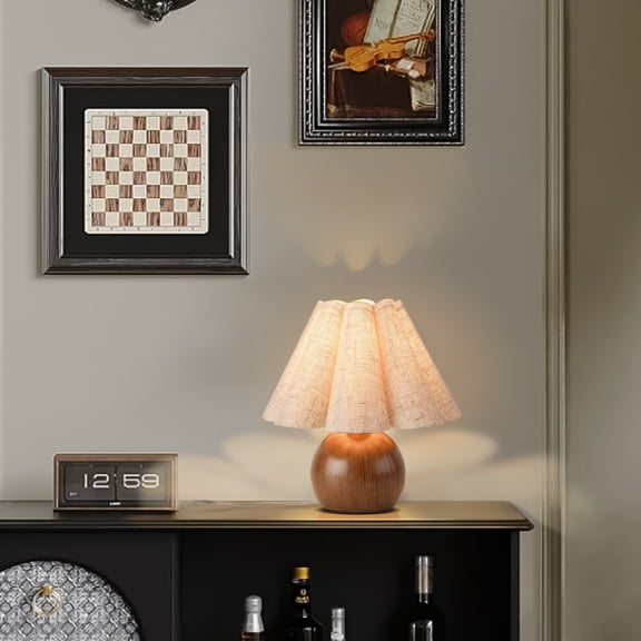 Vintage Wood Grain Table Lamp, Farmhouse Mini Bedside Lamp with Scalloped Shade for Small Spaces, Bedroom &,Home Decor