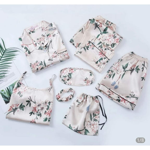 7PC. Ladies Lounge Set and Accessories