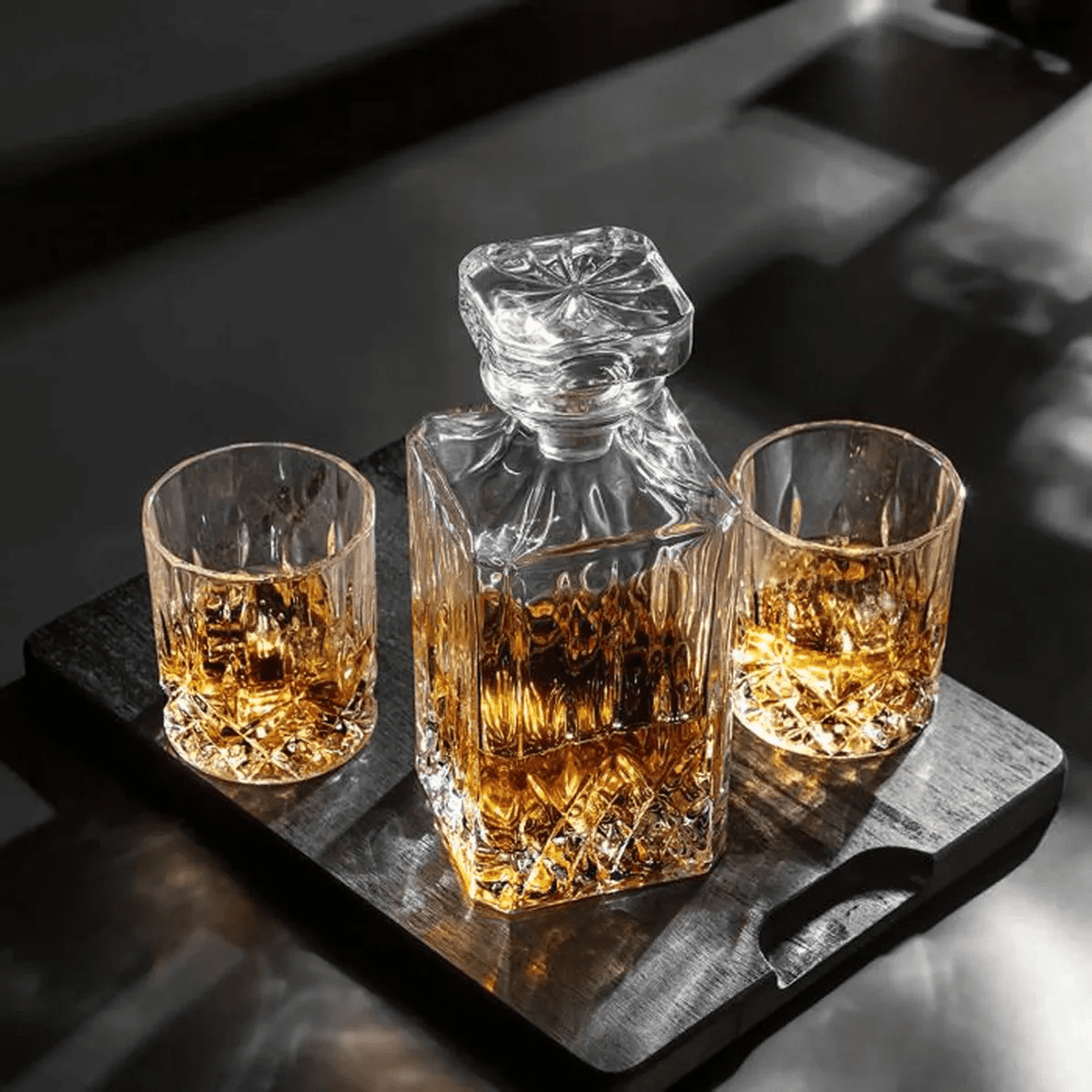 Whiskey Decanter Set With 2 Glasses, Transparent Creative Flask Carefe,  Whiskey Carafe for Wine, Scotch, Bourbon, Vodka, Liquor - 750ml Christmas  Gift