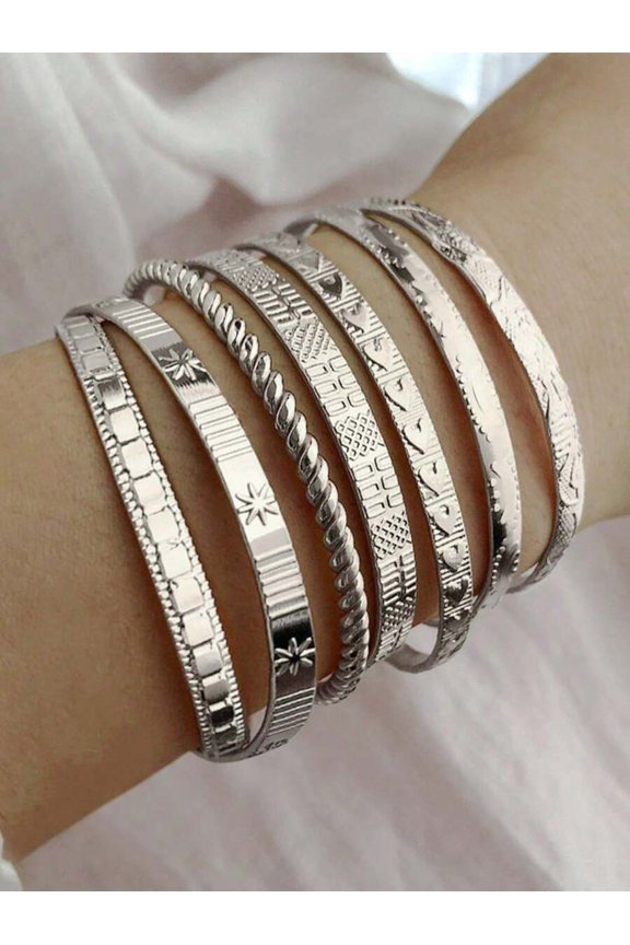 7pcs Silver Tone Bangle Bracelet Set With Hammered, Twisted, And Geometric Patterns For Everyday Styling