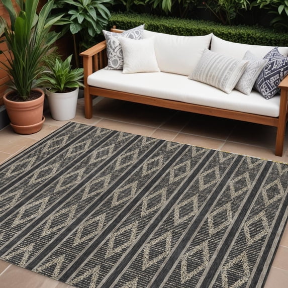 HomeRoots 599607 8 x 10 ft. Black & Beige Geometric Washable Indoor & Outdoor Rectangle Area Rug
