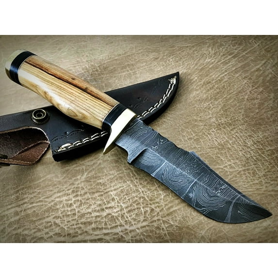 8 " long Fabulous Natural wood round scale skinning knife um 006