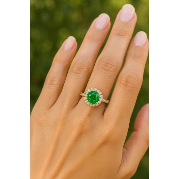 8 mm Solitaire Emerald Ring - 925 Silver Emerald Ring - Prong Set Ring - Girlfriend Gift - Round Cut Halo Engagement Ring - Green Gemstone Ring