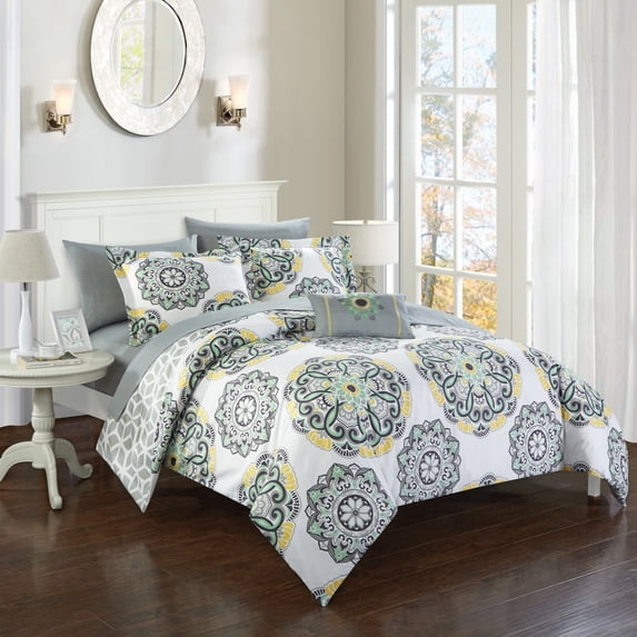 8 or 6 Pc. Barella Super soft Large Printed Medallion REVERSIBLE with Geometric Printed Backing Comforter Set