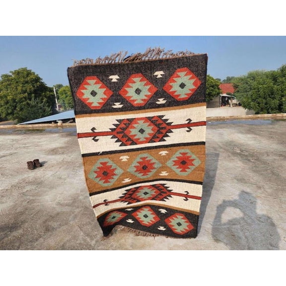 8' x 10' KALVEERA Handwoven Wool & Jute Kilim Area Rug, Southwestern Geometric Flatweave Boho Farmhouse Rug with Tassels