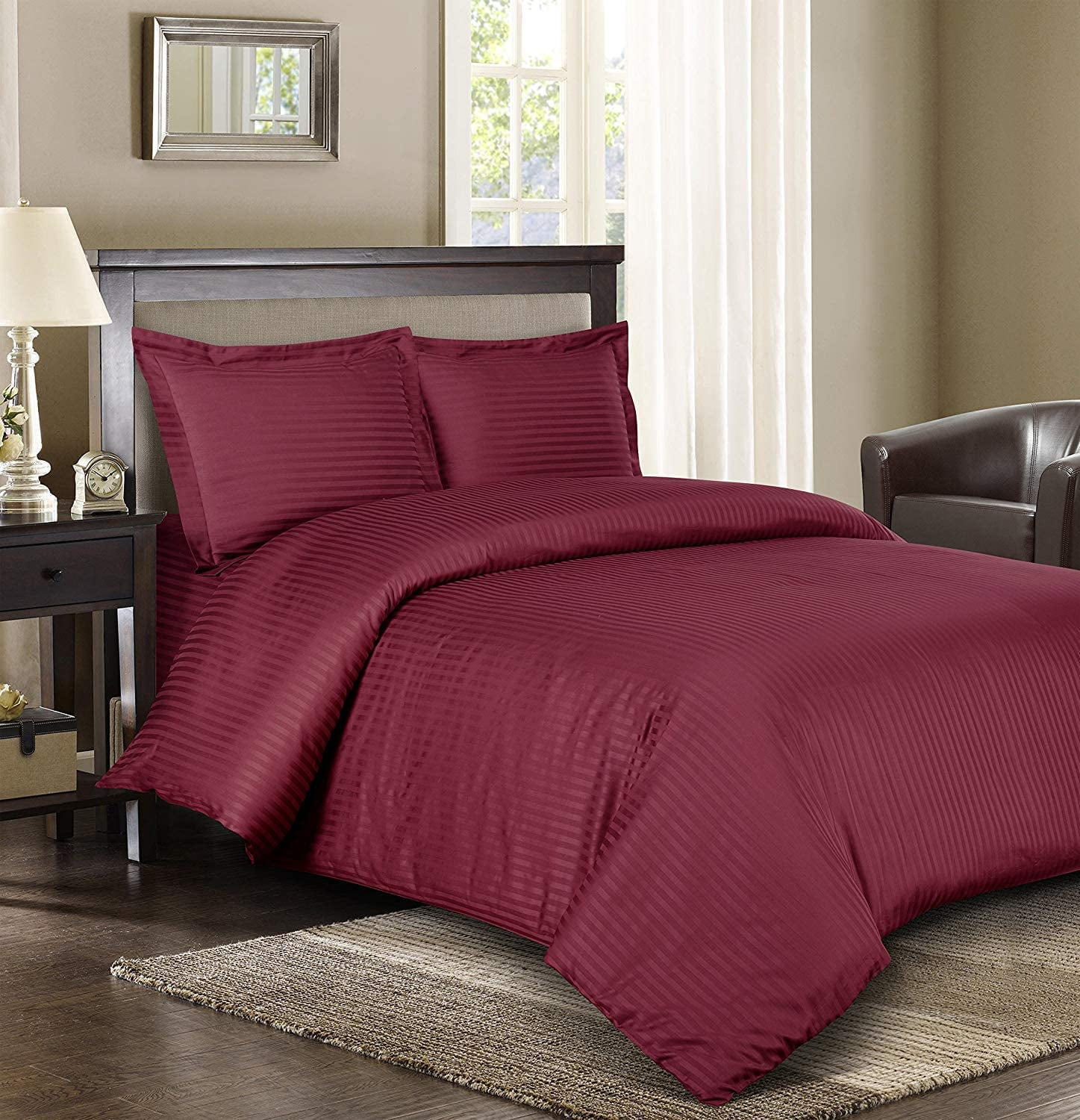 800 TC 100% Egyptian Cotton Premium 5PCs Duvet set ( 1- Duvet Cover + 4 - Pillow Shams ) Zipper Closur Ultra Soft Durable and Fade Resistant Color Burgundy Stripe size Full