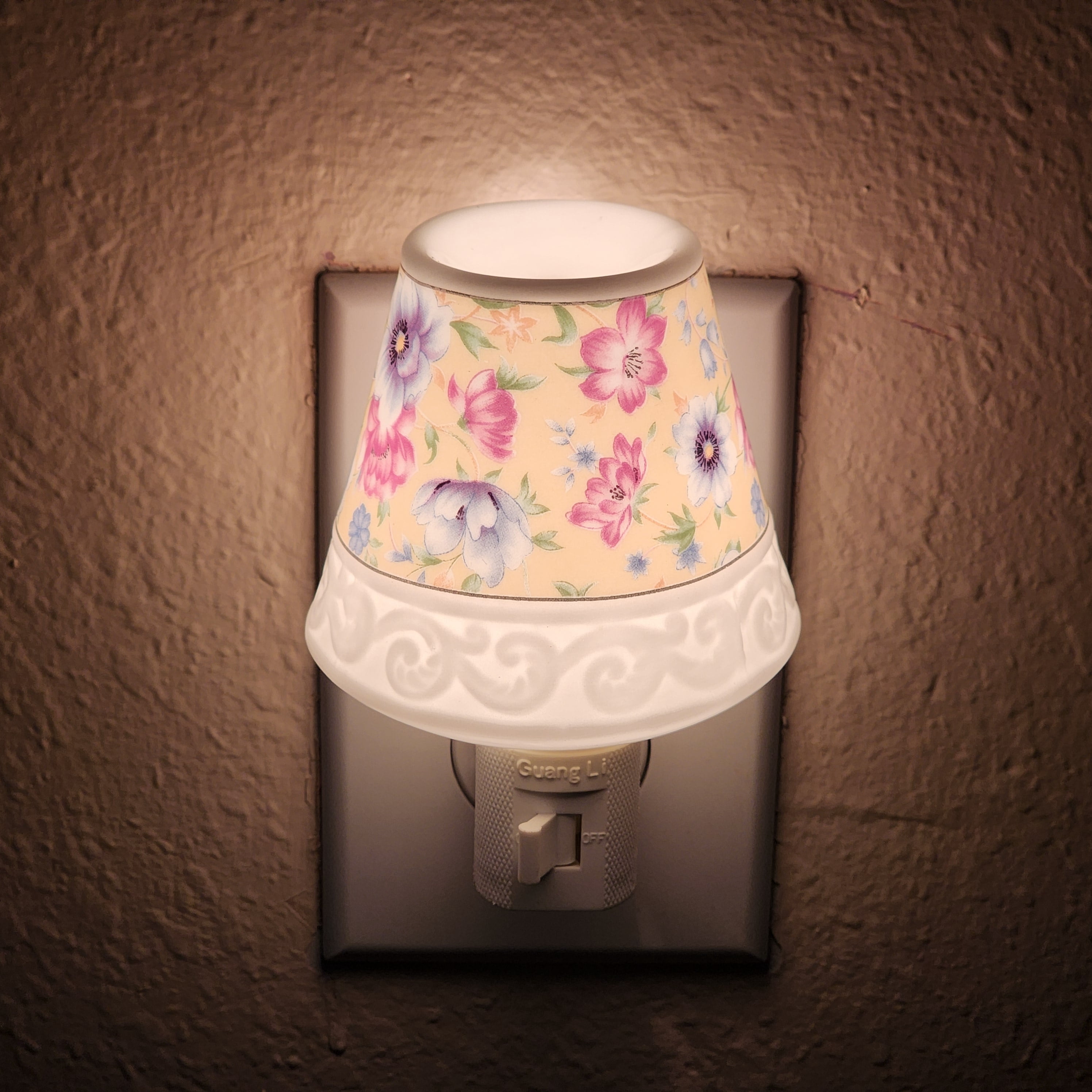83049 Guangli Ceramic Plug In Night Lamp Oil Warmer Lamp