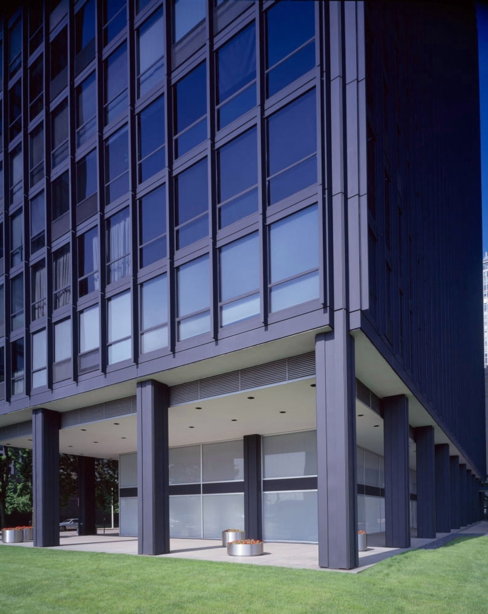860-880 Lake Shore Drive Apartments designed by Ludwig Mies van der Rohe at Lake Shore Drive Chicago Cook County Illinois USA Canvas Art - Panoramic Images (9 x 27)