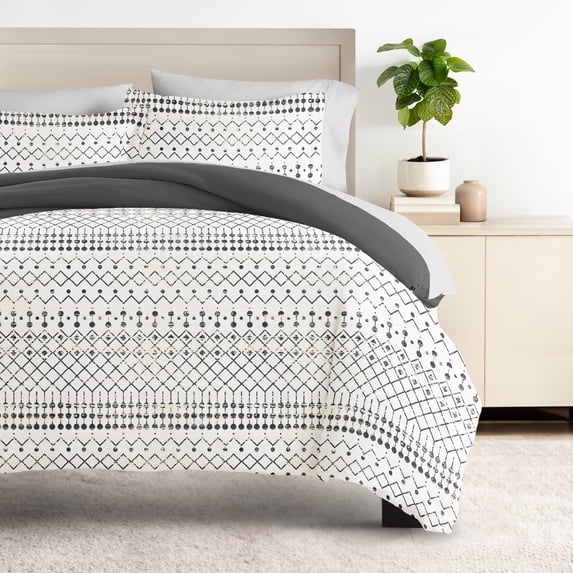 8PC Bedding Bundle - Patterned Duvet Cover Set White Comforter and Solid Sheet Set in Etched Gate
