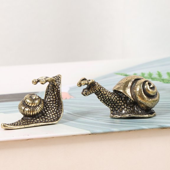 8Pcs Mini Snail Tea Pet Vintage Metal Small Snail Statue Decoration Alloy Mini Sculpture Desktop Decor for Home Living Room