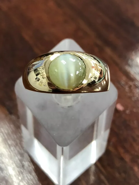 8ct Chrysoberyl “Cats Eye” Signet Ring - With Written Valuation