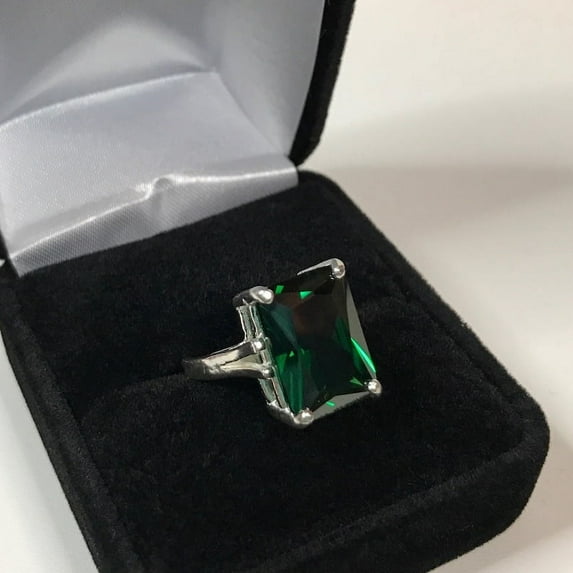 8ct Emerald Cut Emerald Ring Green Gemstone Ring Panna Gemstone Ring Birthstone Gift Ring