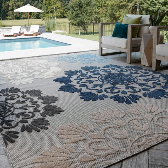 Oasis Modern Floral Blue and Cream Polypropylene Indoor Outdoor Area Rug, 8'x10' Rectangle