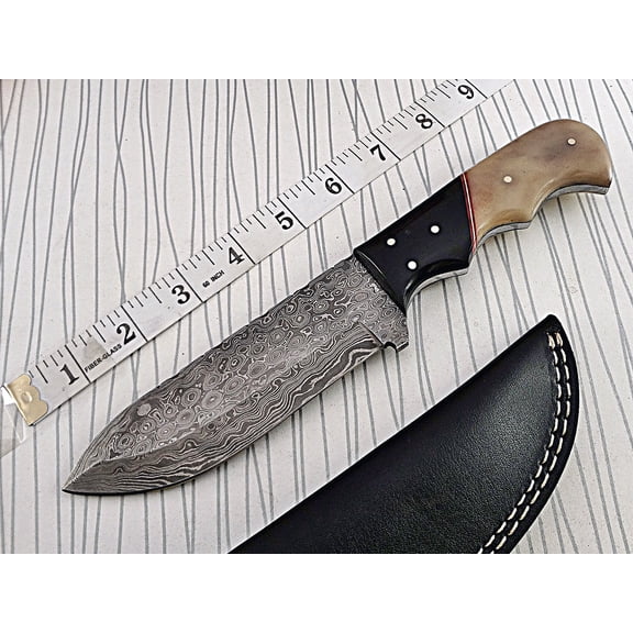 9.5" long Damascus Steel full tang hunting Knife custom made Hand Forged 5" blade, Bull horn & camel bone scale cow hide leather sheath