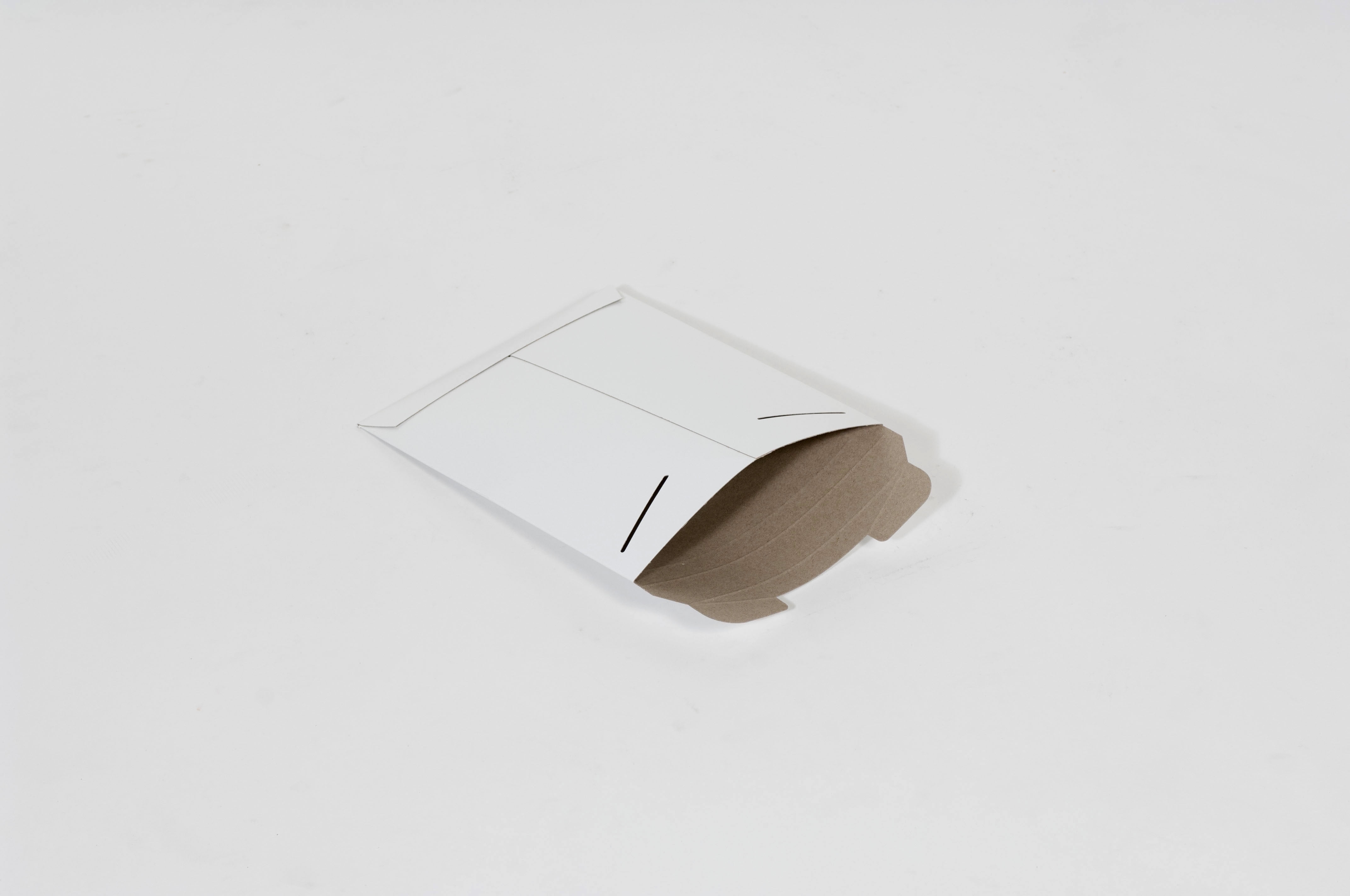 SSBM 9 x 11 1/2" White Stayflat Mailer Tab-Lock Original, Rigid Mailing Envelopes 100/Pack