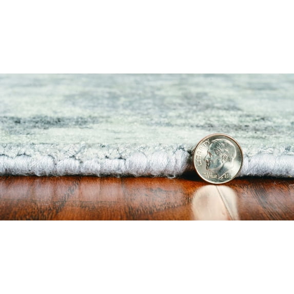 9'x12' Grey Hand Loomed Distressed Floral Indoor Area Rug