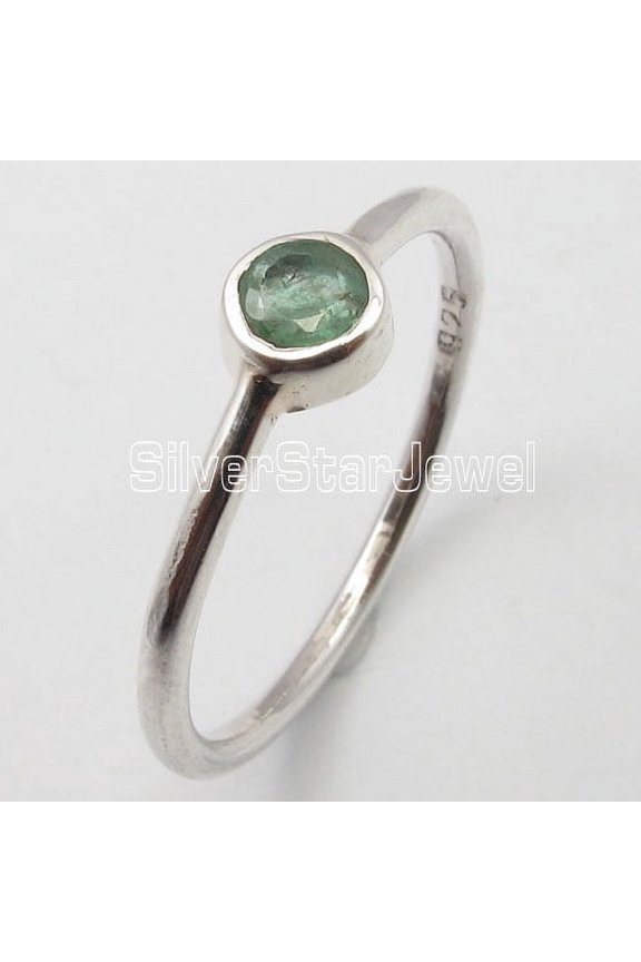 .925 Pure Silver Hot Selling Green Emerald Extra Ordinary Ring Size 9