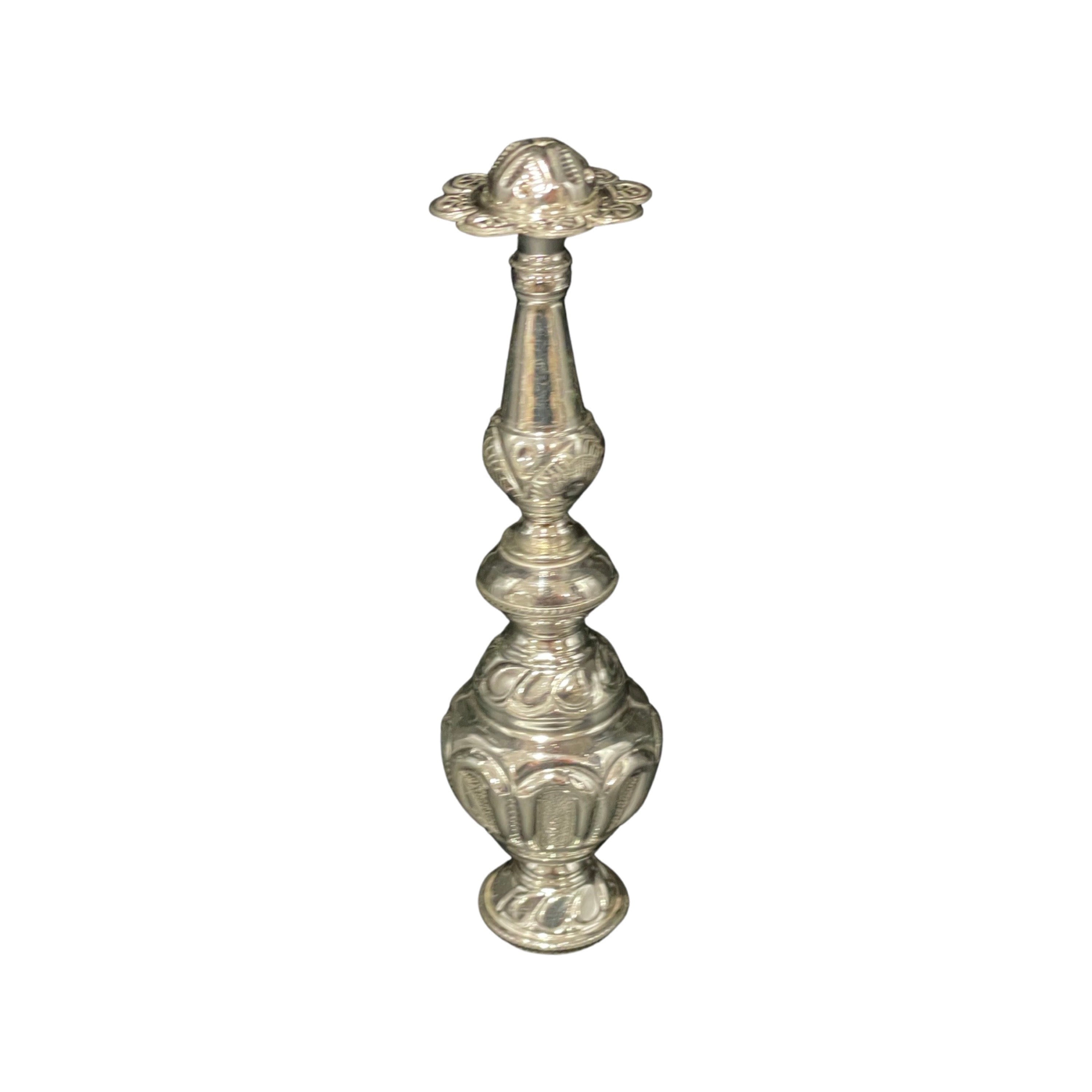 925 Sterling Silver Hallmarked Hand Engraved Rose Water Sprinkler / Paneer Sombu Sprinkler Height & Weight: 7.0-inch Sprinkler (Ht. =7.0" Wt. =90grams)