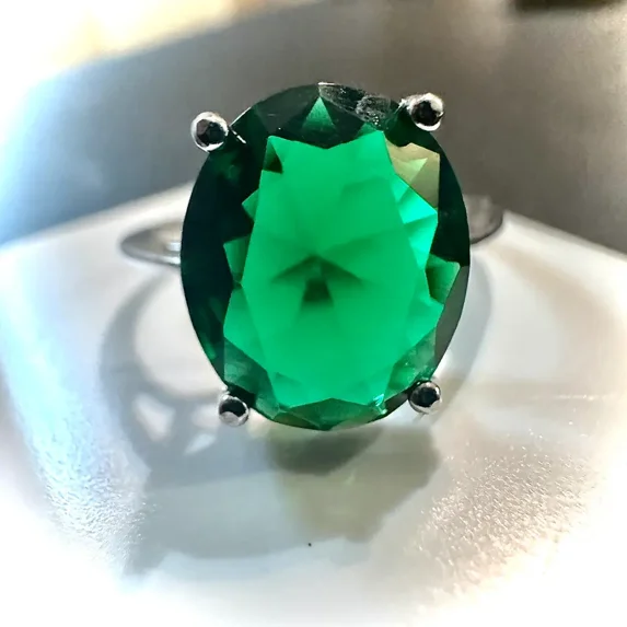 925 Sterling Silver Natural Green Emerald Oval Cut Gemstone Woman Ring