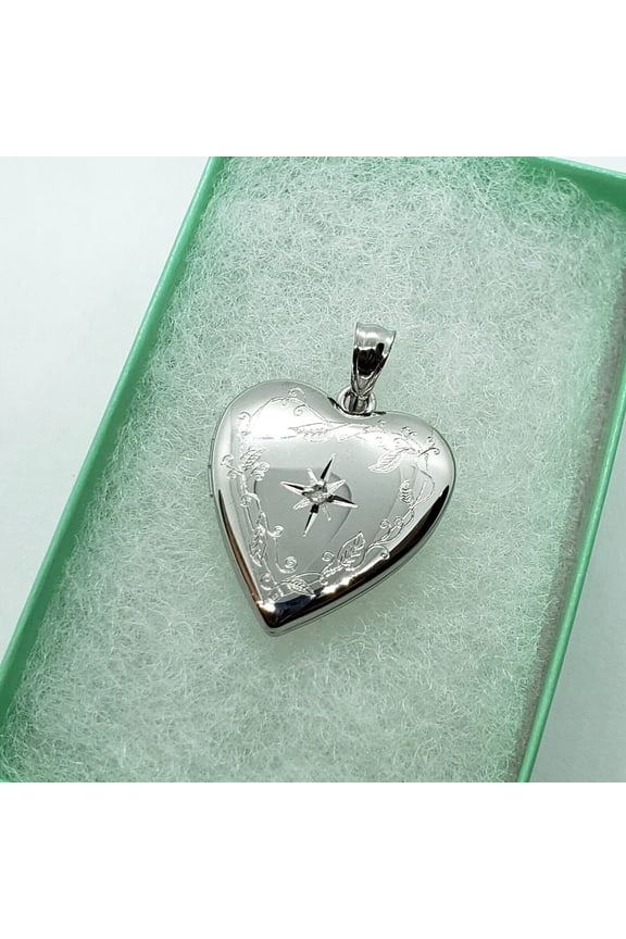 926 Sterling Silver Heart Locket for Pictures with/out Necklace Chain.