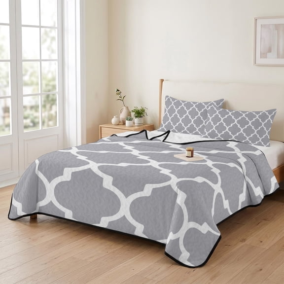 96x106in Quilt Bedding Set, Gray White Moroccan Pattern Lightweight Coverlet Summer Comforter Set Soft Microfiber Bedspread, Modern Geometric Art 3 Piece Quilt Set with 2 Pillow Shams