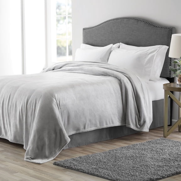 980136048 Decorative Cloud Throw Blanket, Queen, Platinum