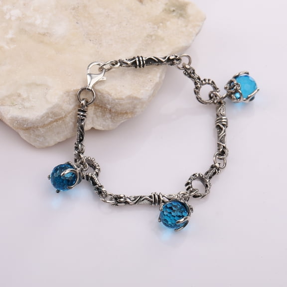 A 925 Silver Bracelet with Pebble Links, The world in the palm