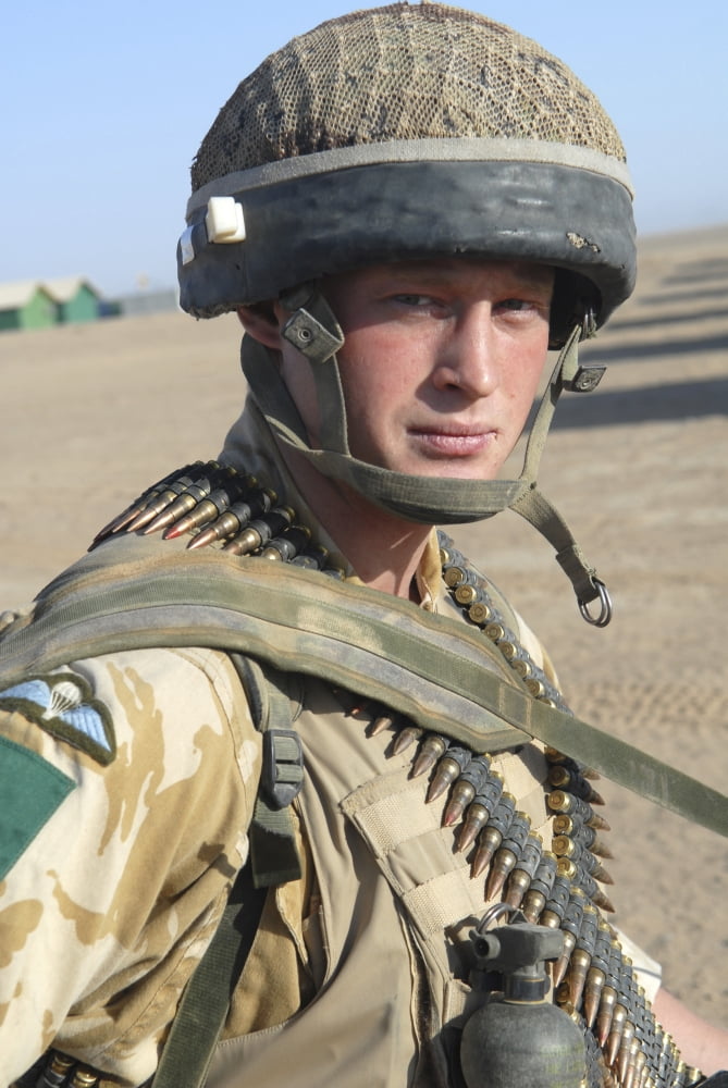 A British Army soldier provides security while on a foot patrol Canvas Art - Andrew ChittockStocktrek Images (23 x 34)