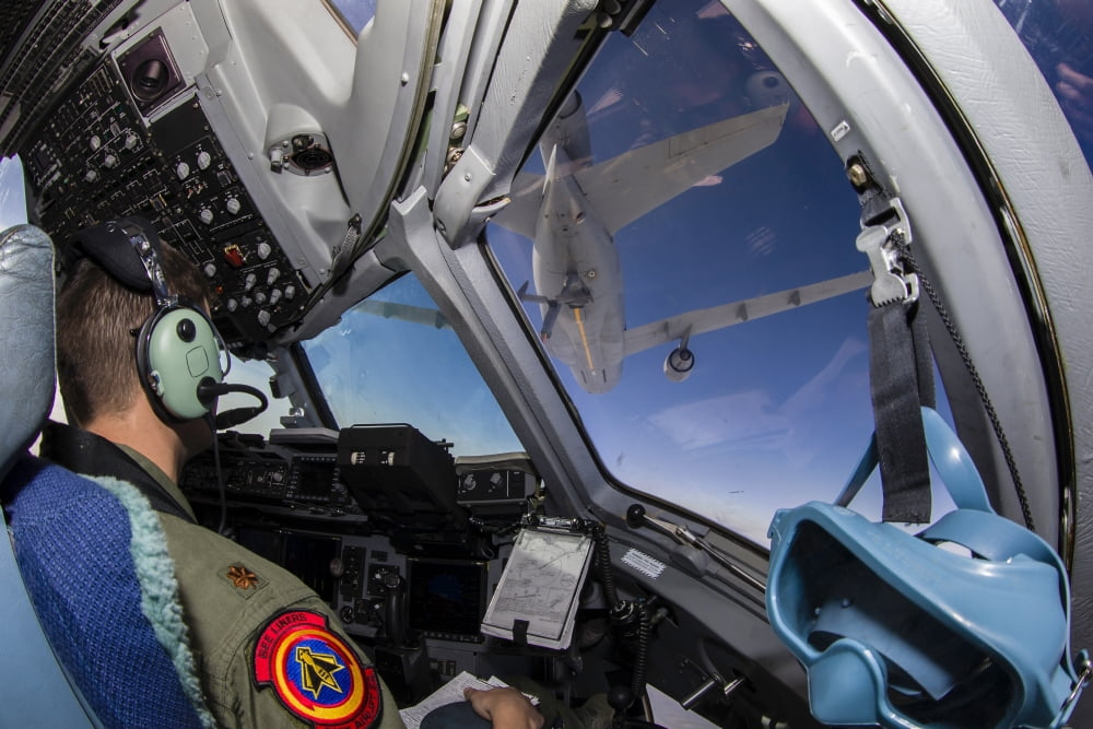 A C-17 Globemaster III approaches a KC-10 Extender Canvas Art - Rob EdgcumbeStocktrek Images (17 x 12)