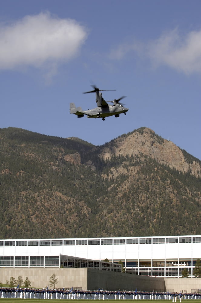 A CV-22 Osprey flies over the 2007 Graduation Parade Canvas Art - Stocktrek Images (23 x 34)