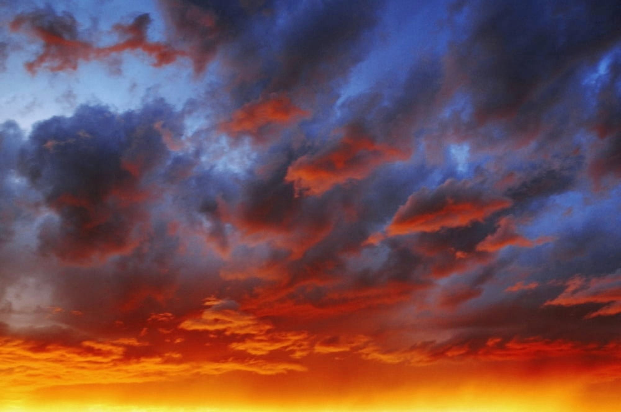 A Cloudy Sunset Canvas Art - Don Hammond Design Pics (17 x 11)