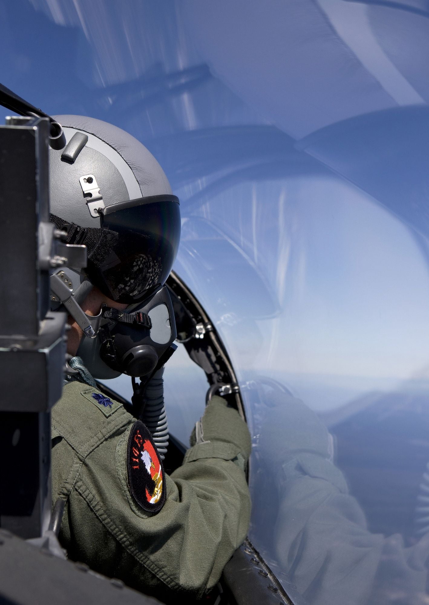A F-15 pilot looks over at his wingman while in flight over Oregon Canvas Art - HIGH-G ProductionsStocktrek Images (24 x 34)