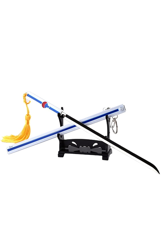 A Japanese anime-style mini samurai sword keychain, small yet exquisite, is an ideal gift choice for those who love weapons.