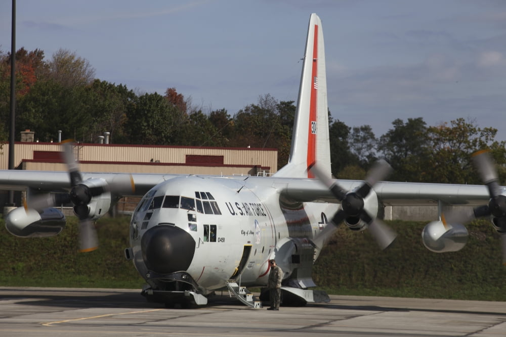 A LC-130H Hercules of the New York Air National Guard Canvas Art - Timm ZiegenthalerStocktrek Images (18 x 12)