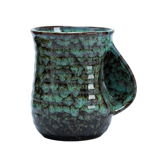 A Large Capacity Ceramic Mug Designed for Coffee, Featuring a Creative Hand Warmer Design, Perfect for Lattes