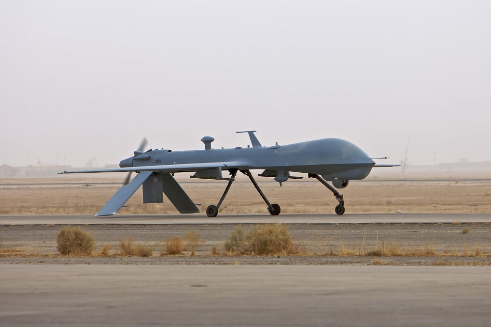 A MQ-1 Predator unmanned aerial vehicle Canvas Art - Terry MooreStocktrek Images (18 x 12)