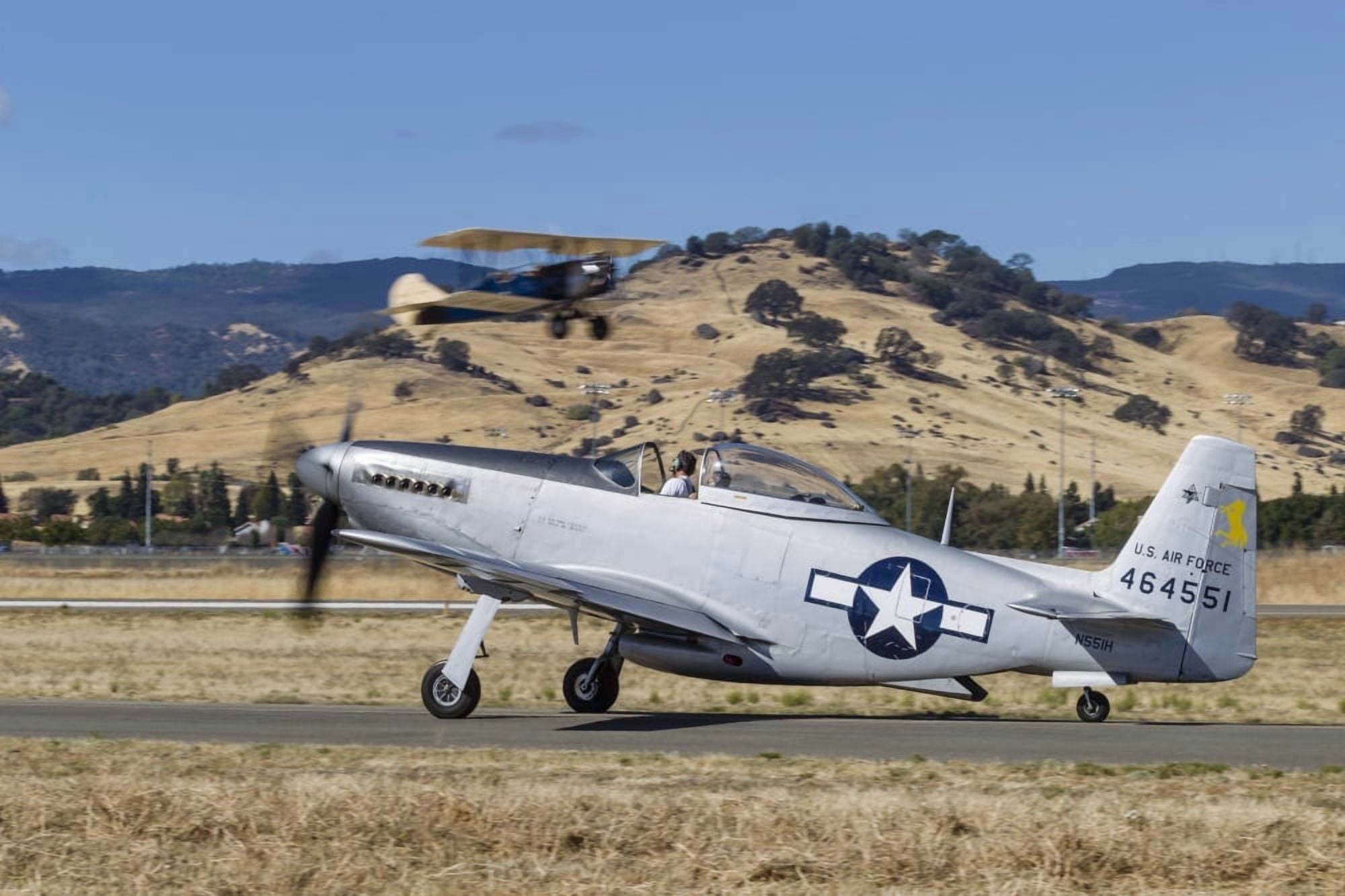 A P-51 Mustang taxiing at Vacaville California Canvas Art - Rob EdgcumbeStocktrek Images (17 x 12)
