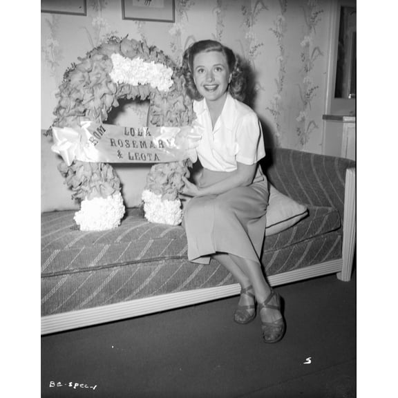 A Portrait From Bodyguard Photo Print (24 x 30)