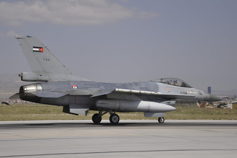 A Royal Jordanian Air Force F-16AM aircraft ready for take-off Canvas Art - Giorgio CiariniStocktrek Images (17 x 12)