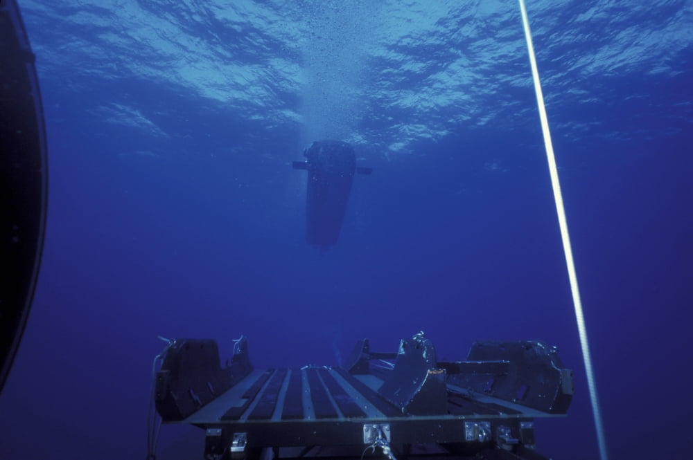 A SEAL Delivery Vehicle approaches the Dry Deck Shelter Canvas Art - Michael WoodStocktrek Images (17 x 12)