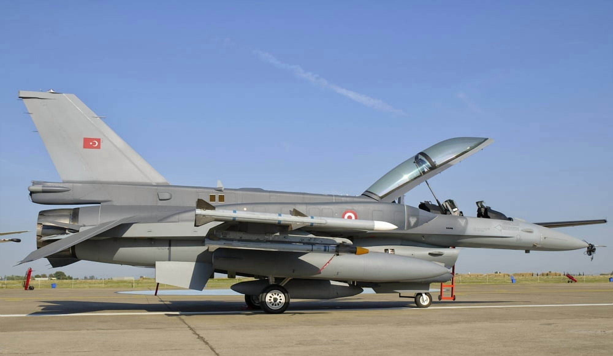 A Turkish Air Force F-16D Block 50 at the Izmir Air Show in Turkey Canvas Art - Giovanni CollaStocktrek Images (19 x 11)