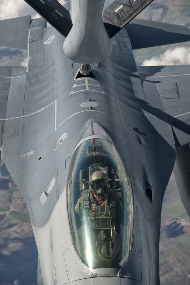 A US Air Force F-16C Fighting Falcon receives in-flight refueling Canvas Art - Giovanni CollaStocktrek Images (24 x 35)