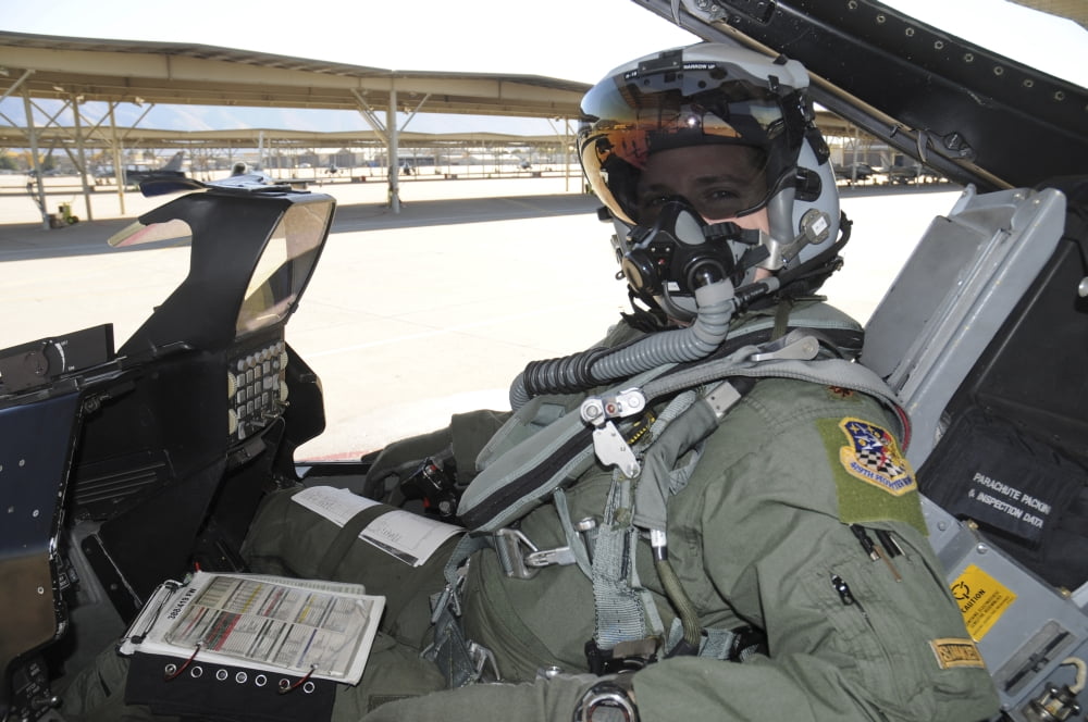 A US Air Force F-16C pilot in his cockpit before a training mission Canvas Art - Riccardo NiccoliStocktrek Images (34 x 23)