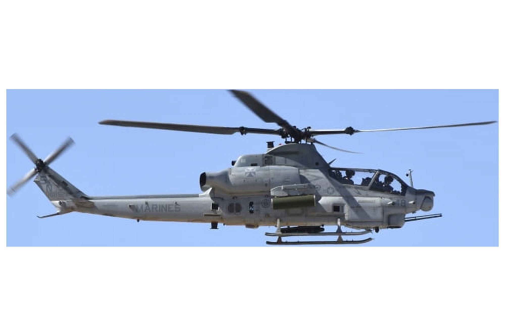 A US Marine Corps AH-1Z Viper attack helicopter Canvas Art - Riccardo NiccoliStocktrek Images (17 x 12)