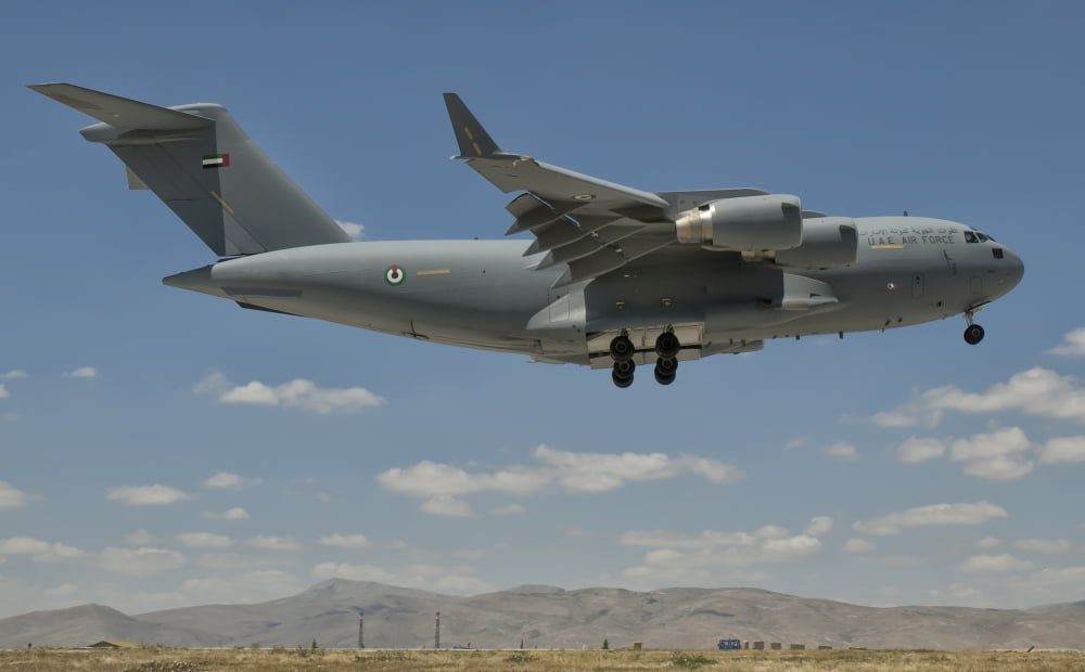 A United Arab Emirates Air Force C-17 Globemaster Canvas Art - Giovanni CollaStocktrek Images (18 x 11)