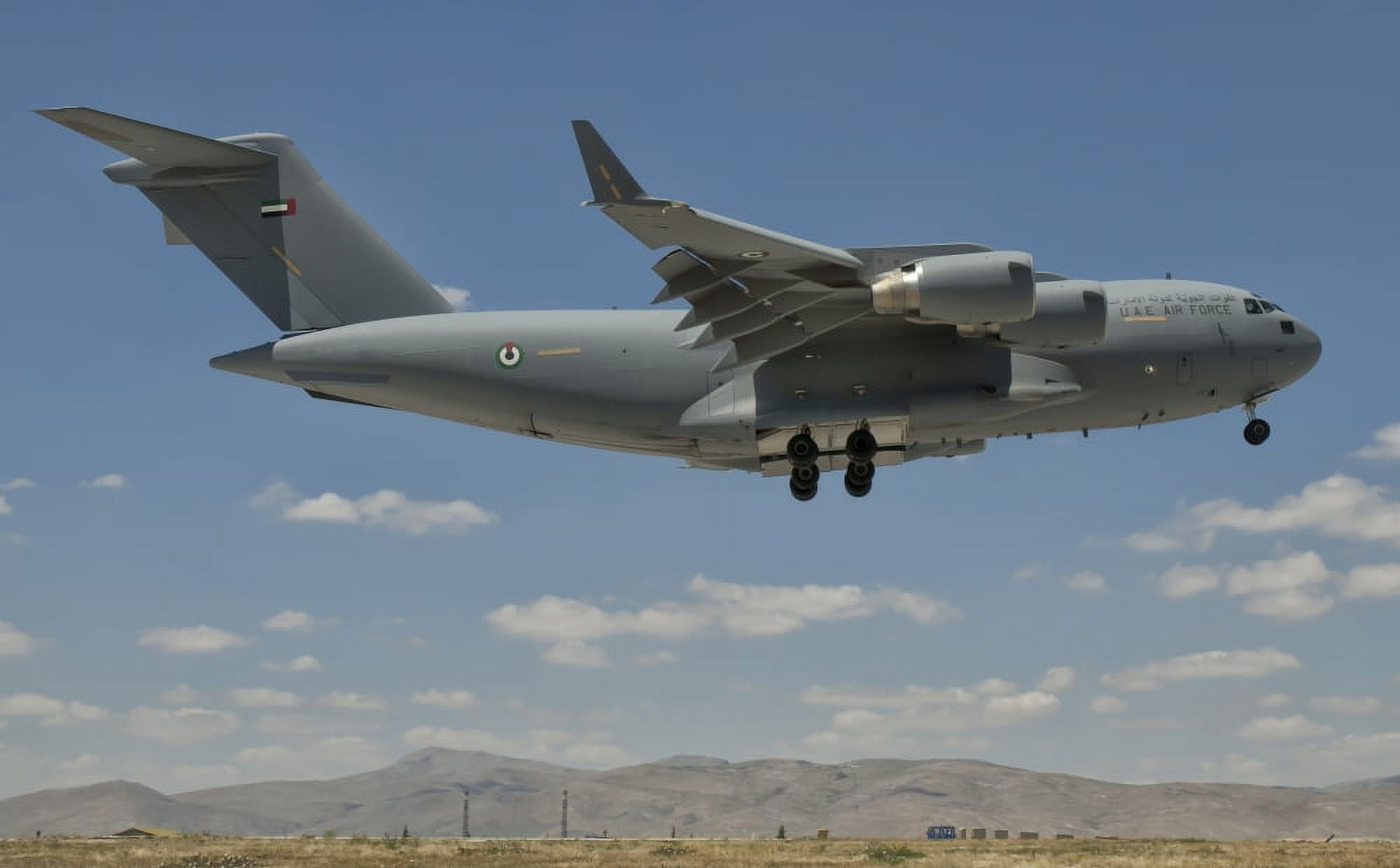 A United Arab Emirates Air Force C-17 Globemaster Canvas Art - Giovanni CollaStocktrek Images (35 x 22)