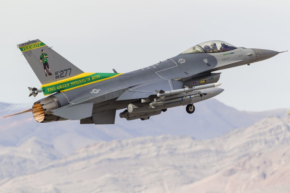 A Vermont Air National Guard F-16C Fighting Falcon taking off Canvas Art - Rob EdgcumbeStocktrek Images (17 x 12)