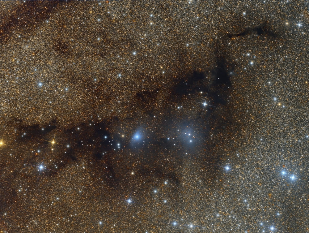 A blue oval reflection nebula surrounded by a star carpet Canvas Art - Roberto ColombariStocktrek Images (16 x 12)