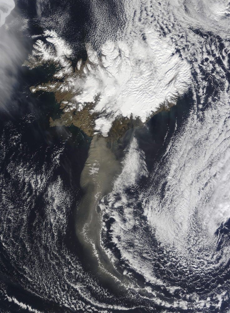 A cloud of ash from Icelands Eyjafjallajokull volcano extends over the ocean Canvas Art - Stocktrek Images (25 x 33)