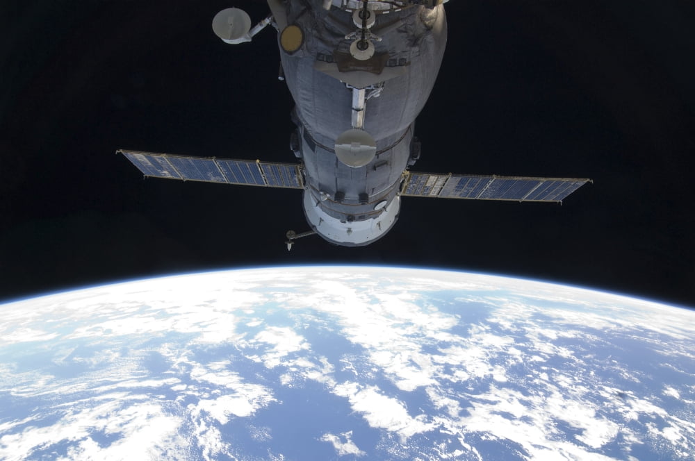 A docked Russian Soyuz spacecraft Canvas Art - Stocktrek Images (34 x 23)